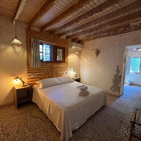 Boutique Hostal La Curandera De Salinas Sant Francesc de s'Estany エクステリア 写真