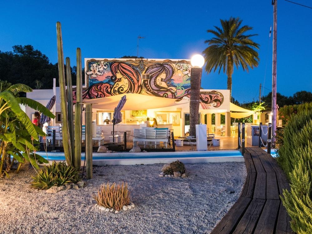Boutique Hostal La Curandera De Salinas Sant Francesc de s'Estany エクステリア 写真